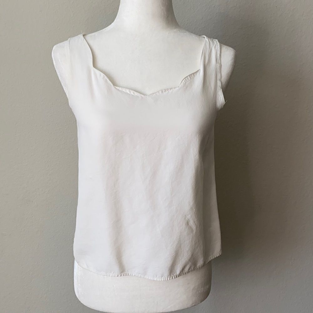 Scalloped Neckline by Ultimate Tank Top Small